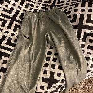 Medium gray underarmor sweatpants